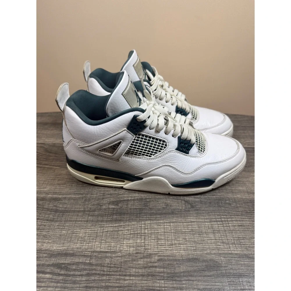 Jordan green jumpman striking